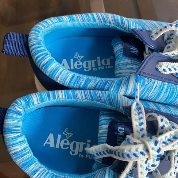 Alegria Traq Qest Blue Sneakers.