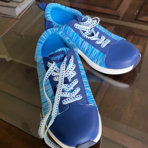 Alegria Traq Qest Blue Sneakers.