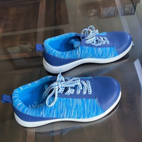 Alegria Traq Qest Blue Sneakers.