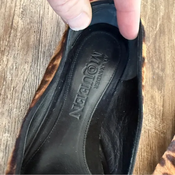 Alexander McQueen leopard fur leather flats 37
