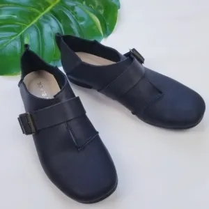 ALL BLACK FOOTWEAR EUC! Genuine Leather Loafers Sz 7