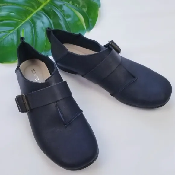 ALL BLACK FOOTWEAR EUC! Genuine Leather Loafers Sz 7