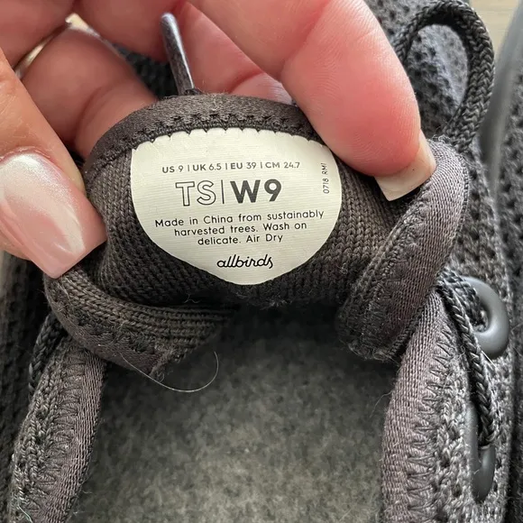 Allbirds Black Sneakers Lightweight Knit Design