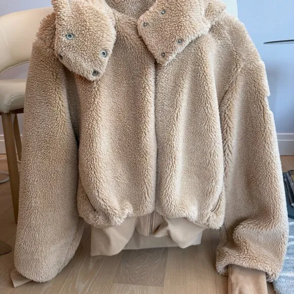 Alo Foxy Sherpa Jacket, Camel, Size Medium