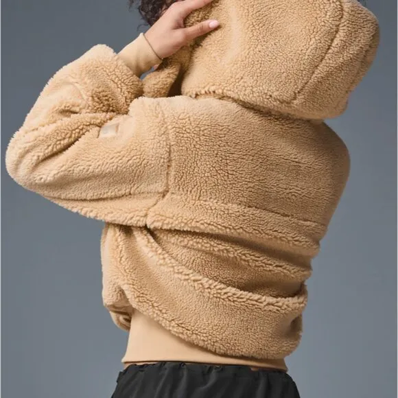 Alo Foxy Sherpa Jacket, Camel, Size Medium