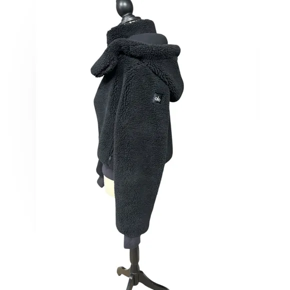 Alo Foxy Sherpa Jacket in black size small