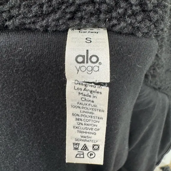 Alo Foxy Sherpa Jacket in black size small