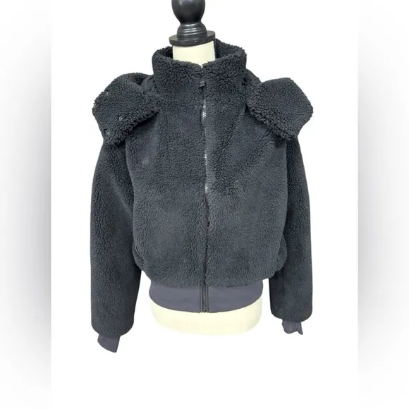 Alo Foxy Sherpa Jacket in black size small