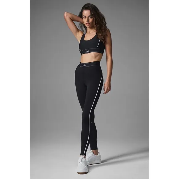 Alo Yoga Airlift Suit Up Bra Black/White S