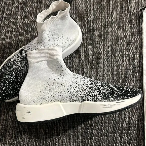 Alo yoga velocity knit sneakers