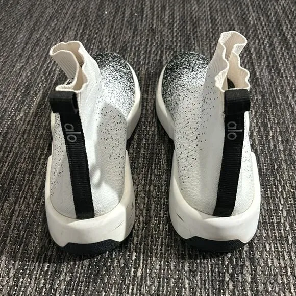 Alo yoga velocity knit sneakers
