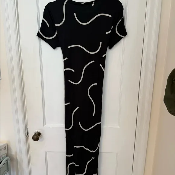 Amour Vert Colombe Viscose Knit Dress - Waves print