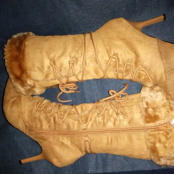 &quot; FUR - TRIMMED  FAUX SUEDE &quot; Heeled Boots