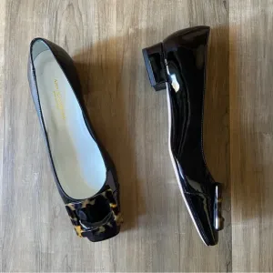 Ann Mashburn black patent leather faux tortoiseshell buckle pumps flats