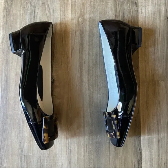 Ann Mashburn black patent leather faux tortoiseshell buckle pumps flats
