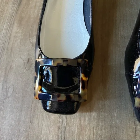 Ann Mashburn black patent leather faux tortoiseshell buckle pumps flats