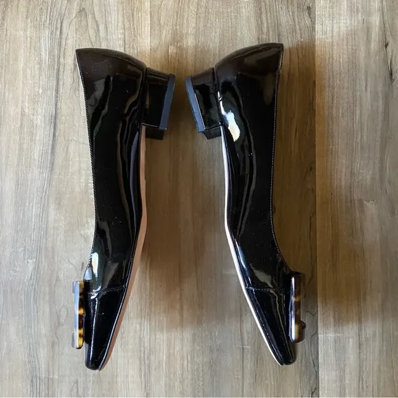 Ann Mashburn black patent leather faux tortoiseshell buckle pumps flats