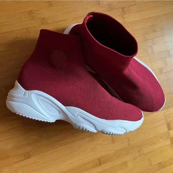 🆕Antonio Melani Sneaker.  NWT   000AE