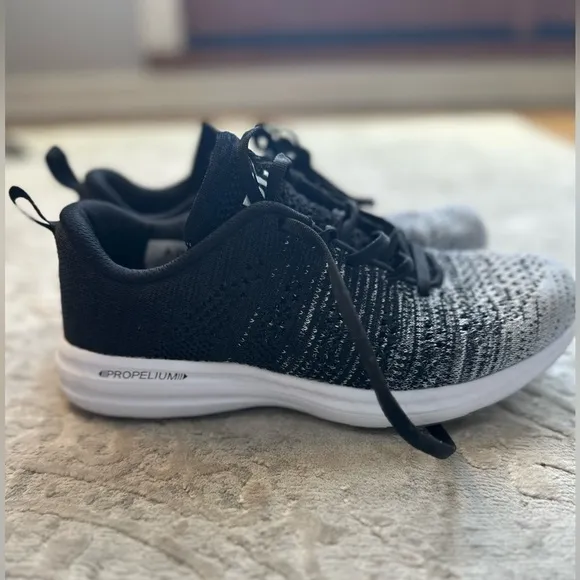 APL Athletic Propulsion Labs TechLoom Pro Sneakers Black White Size 7.5