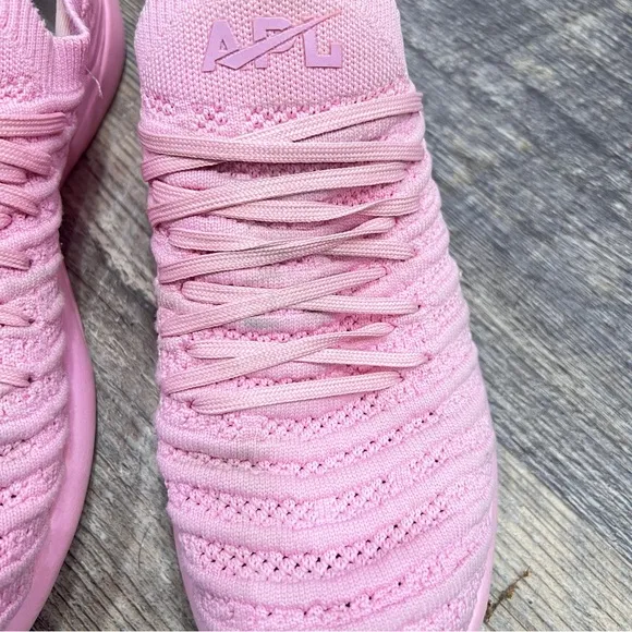 APL Breast Cancer Awareness Techloom Wave Sneakers Size 9