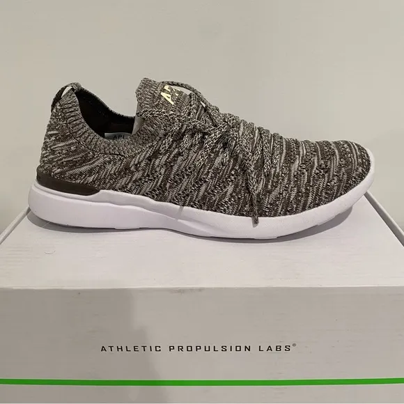 APL Mens Knit Sneakers Size 7