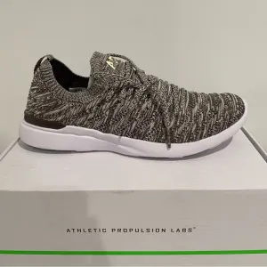 APL Mens Knit Sneakers Size 7