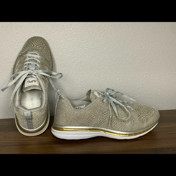 Apl Metallic Athletic Proloom Sneakers Athletic Jog Walk  Sz 7.5