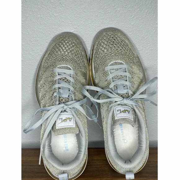 Apl Metallic Athletic Proloom Sneakers Athletic Jog Walk  Sz 7.5