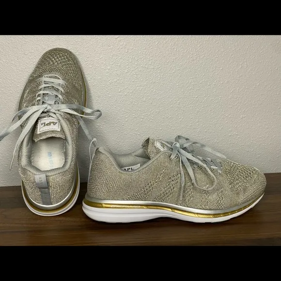 Apl Metallic Athletic Proloom Sneakers Athletic Jog Walk  Sz 7.5