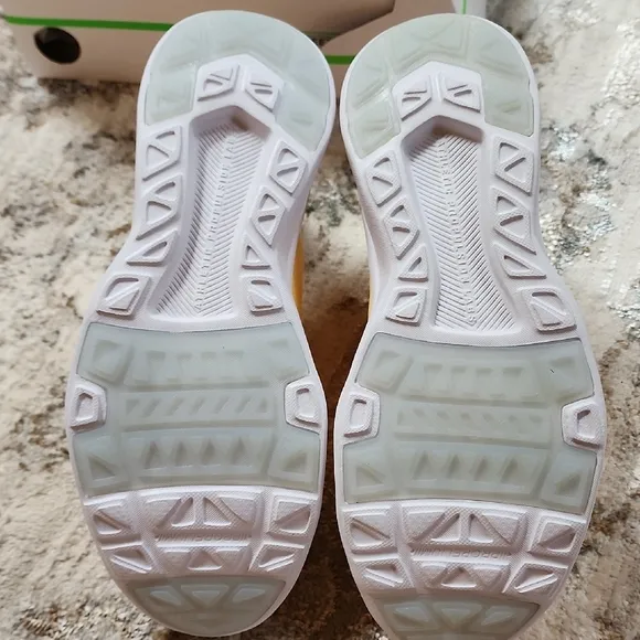 APL Techloom Breeze Knit Sneakers