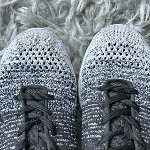 APL Techloom Pro black &amp; gray knit running sneakers women’s shoe size 8