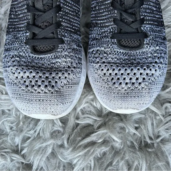 APL Techloom Pro black &amp; gray knit running sneakers women’s shoe size 8