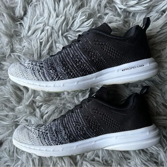APL Techloom Pro black &amp; gray knit running sneakers women’s shoe size 8