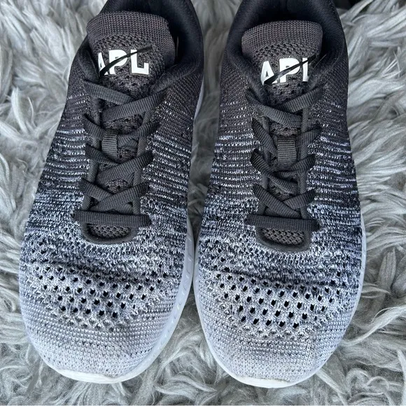 APL Techloom Pro black &amp; gray knit running sneakers women’s shoe size 8