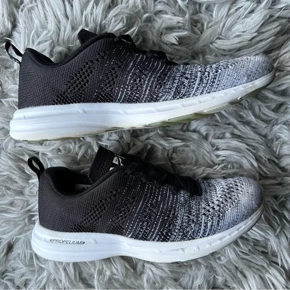 APL Techloom Pro black &amp; gray knit running sneakers women’s shoe size 8