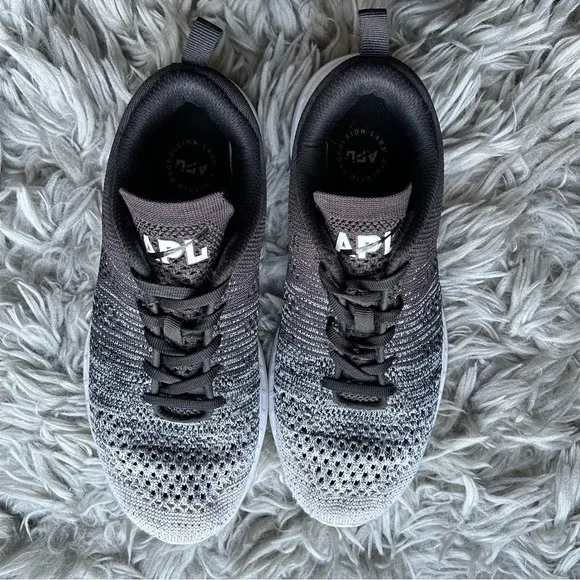 APL Techloom Pro black &amp; gray knit running sneakers women’s shoe size 8
