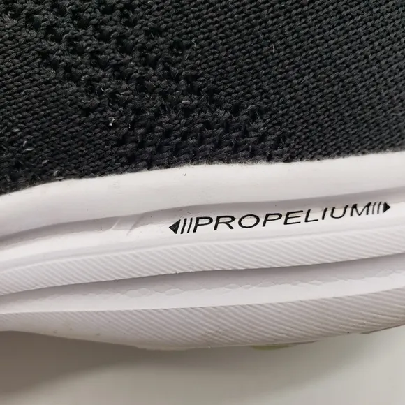 APL Women US 8 black white sneakers athletic laceup 1220XC Techloom Pro W