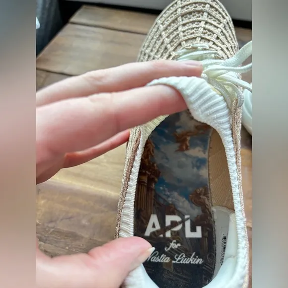 APL Women's TechLoom Zipline Champagne/ Bronze Metallic Athletic Sneakers Size 6