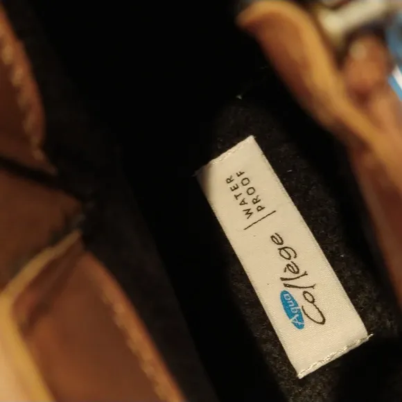 Aqua College Waterproof Leather Ankle Boots Sz 10 Wide NIB