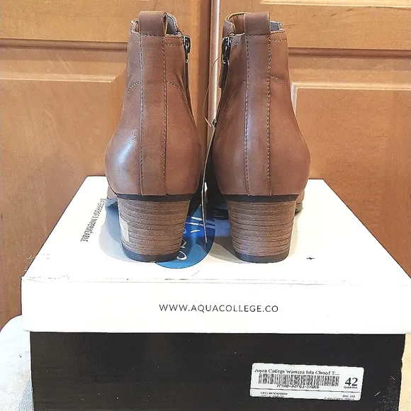 Aqua College Waterproof Leather Ankle Boots Sz 10 Wide NIB