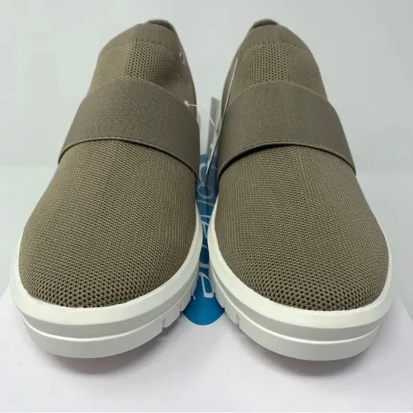 Aqua College Women's Frejya Waterproof Sneakers Taupe Knit Size 9.5