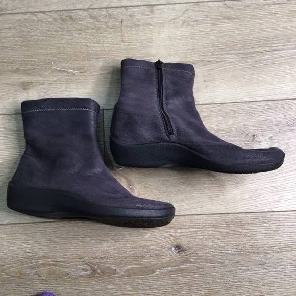Arcopedico L8 Gray Ankle Boots