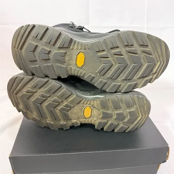 Arc’teryx Aerios AR MID GTX Men’s Boots (size US9)