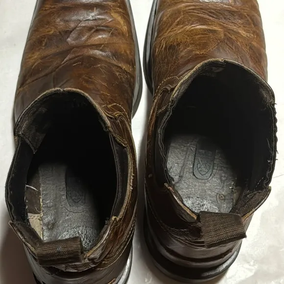 Ariat Men’s Midtown Rambler leather Boots in Barn Brown distressed Sz 9 D