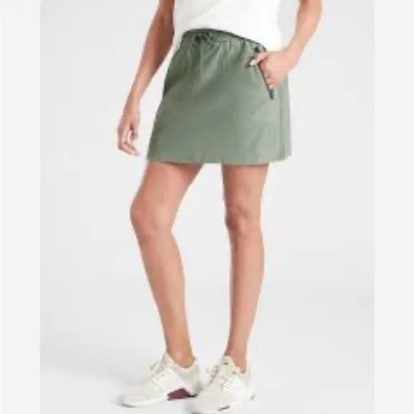 Athleta Farallon Knit Mini Skirt Zipper Pockets Sage Green Size 14 Sweatskirt