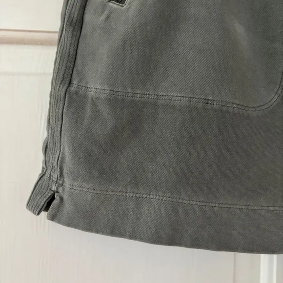 Athleta Farallon Knit Mini Skirt Zipper Pockets Sage Green Size 14 Sweatskirt