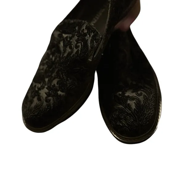 Authentic Stuart Weitzman Elegant Black Velvet Loafers