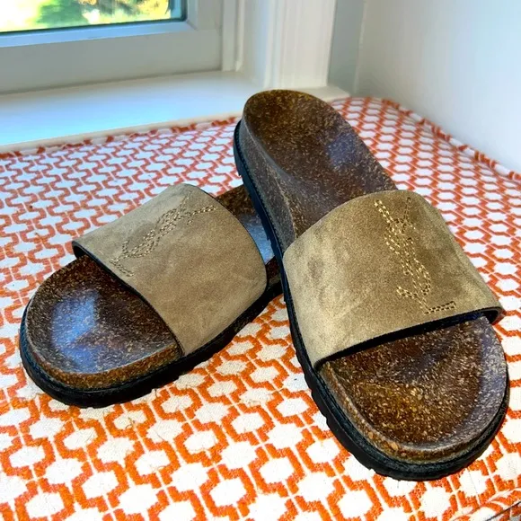 AUTHENTIC YSL SLIDES