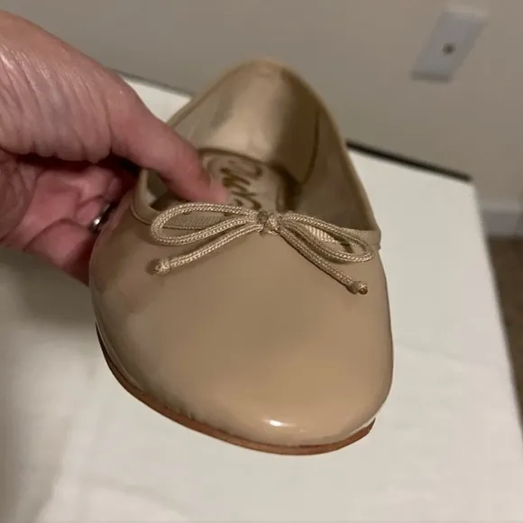Ballet Flats w/Bow SAM EDELMAN Shoes Women’s Size 8.5M Tan Finley Patent Leather