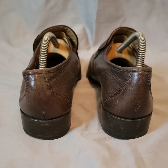 Bally 8.5 EE Brown Leather Loafers Slip-On Elegance